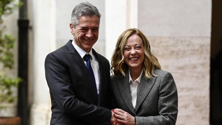 Srečanje med Giorgio Meloni in Robertom Golobom se je začelo z objemom (VIDEO)