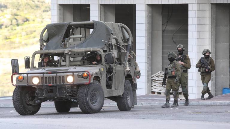 »Izraelska vojska Palestince izsiljuje na podlagi vsebin telefonskih pogovorov«