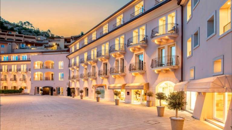 V Portopiccolu odpirajo vrata hotel, restavracija in bari