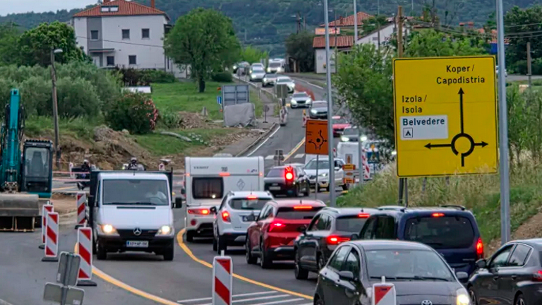 Na cestah v slovenski Istri včeraj nastal prometni kolaps