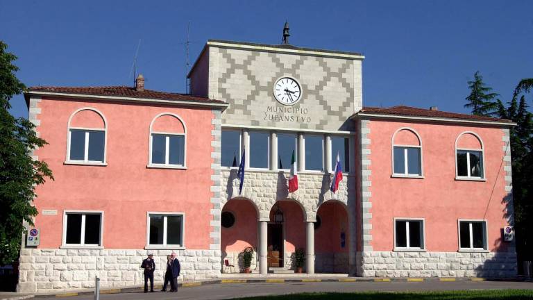 Iščejo tri strokovno-tehnične svetovalce