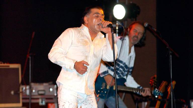 Aki Rahimovski med koncertom Parnega valjaka v Kulturnem domu v Trstu leta 2002 (ARHIV)