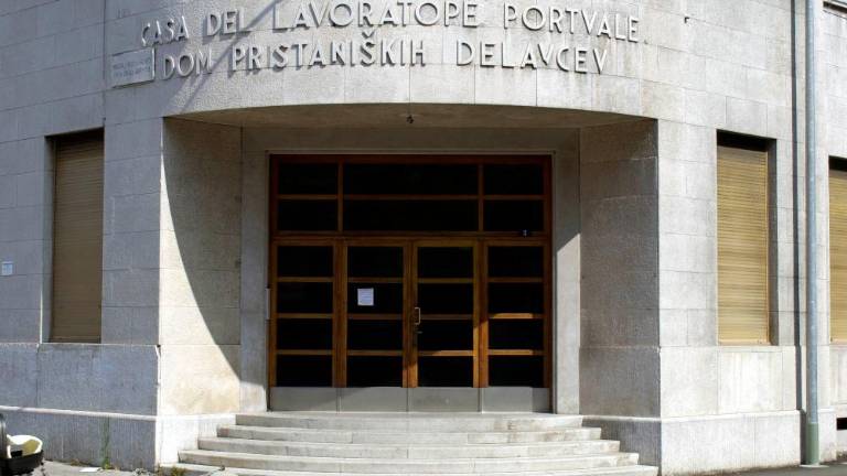 Jutri vodeni ogledi po Domu pristaniških delavcev