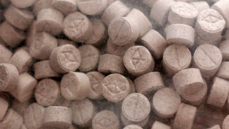 Naročila oblačila, prejela na dom 24.800 tablet ekstazija