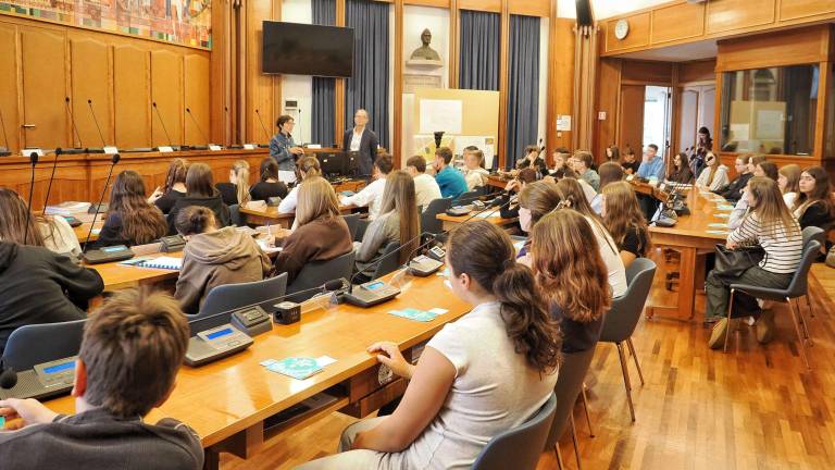 Na izrednem zasedanju občinskega sveta dijaki izvolili »župana«