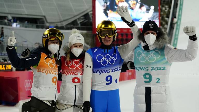 Slovenska mešana ekipa osvojila zlato kolajno