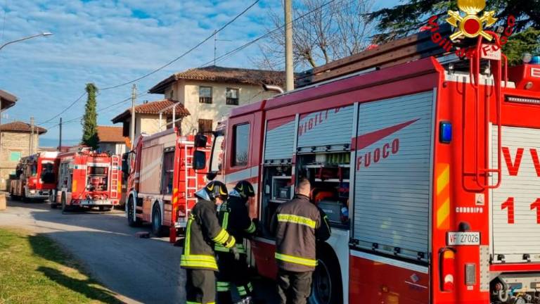 Zagorela dimna cev trinadstropne hiše