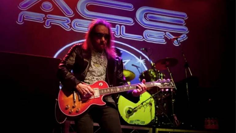 Umrl soustanovitelj skupine Kiss Ace Frehley