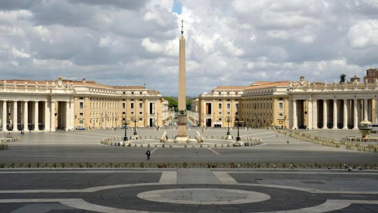 Aretirali Cecilio Marogna: z vatikanskim denarjem si je olepšala garderobo