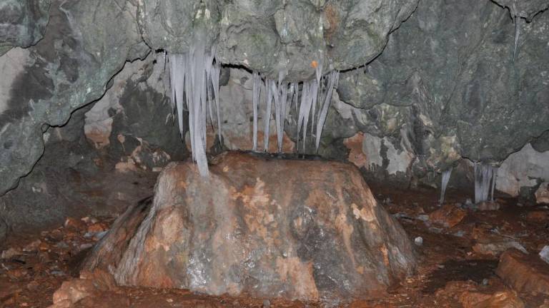 »Gori gori svetli kres!«