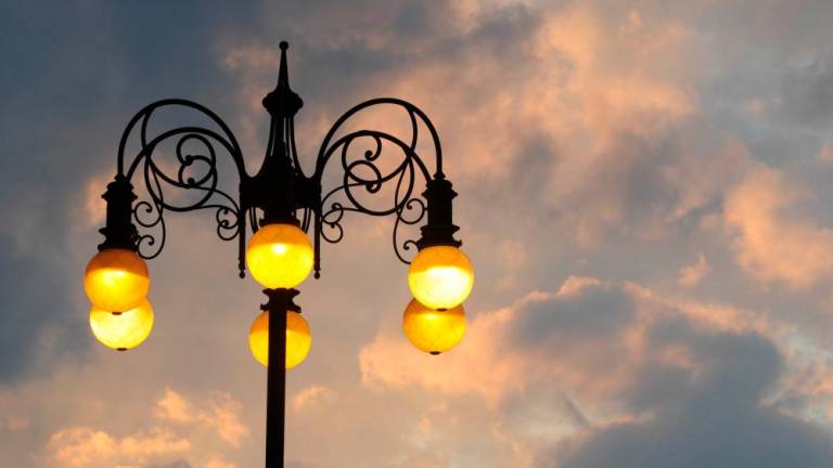 Z inteligentnimi svetili do boljše kakovosti življenja v mestu