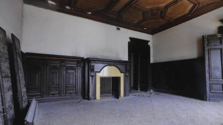 Tržaških devetdeset črnih lukenj