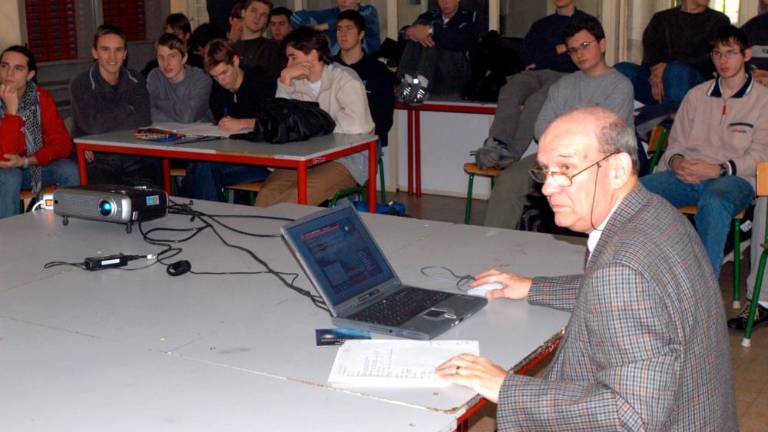 Umrl je astronom Pavel Zlobec