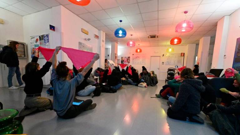 Aktivistke bodo prespale v družinski posvetovalnici (VIDEO)