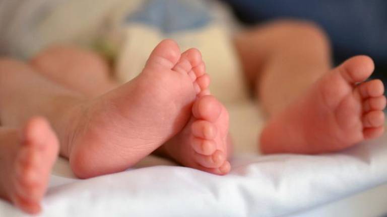 Bodisi v Sloveniji kot v Italiji vse manj novorojenčkov