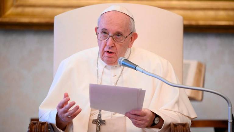 Papež prejema pisma zamejskih vernikov