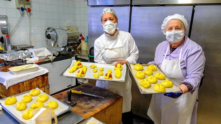 Velika noč pri Guštinu, Sardoču, Križmanu in Lampari