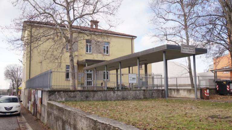 Obnoviti osnovno šolo ali zgraditi novo?