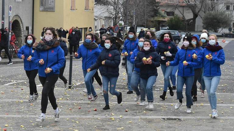 V Boljuncu letela jabolka