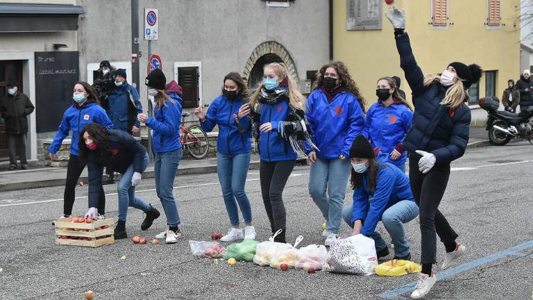 V Boljuncu letela jabolka