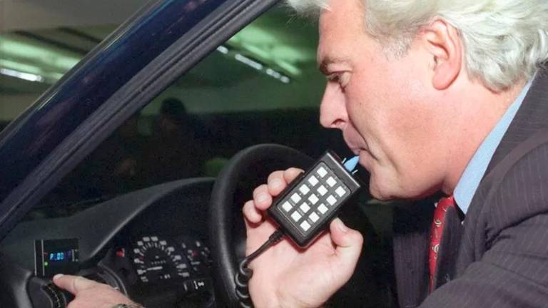 Pihati bodo morali pred vžigom motorja