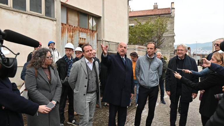 Začeli z rušenjem, kjer bo nastal Morski park