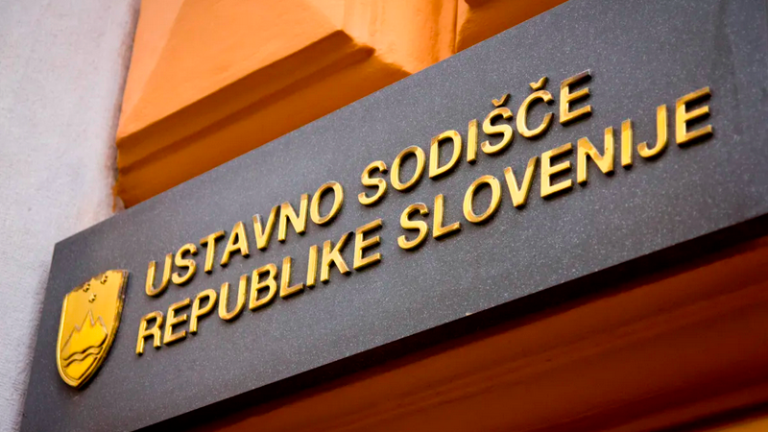 Na ustavno sodišče pritožbi zaradi domnevne kršitve pravice do svobodnih in demokratičnih volitev