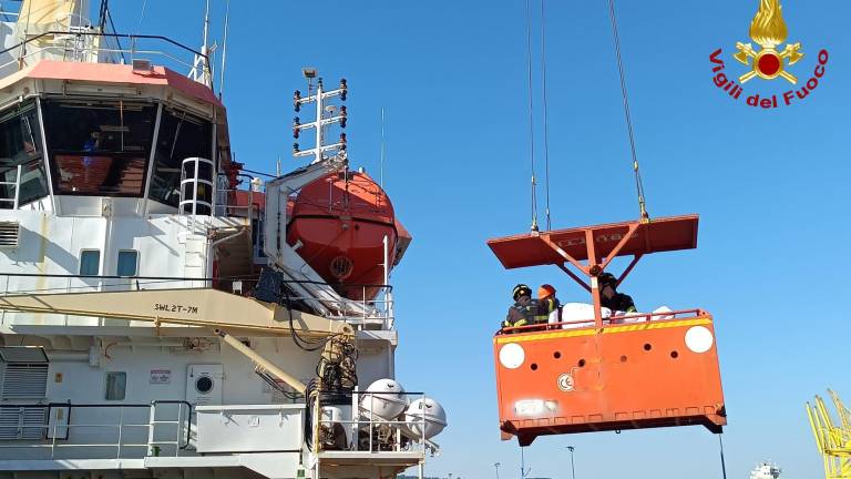 Na ladji Laura Bassi ga je obšla slabost