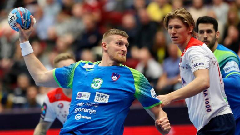 Slovenci s Španci v petek ob 20.30 (in ne ob 18. uri)