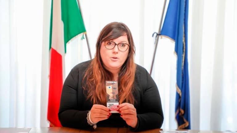 Boj proti nasilju nad ženskami, toda brez slovenščine