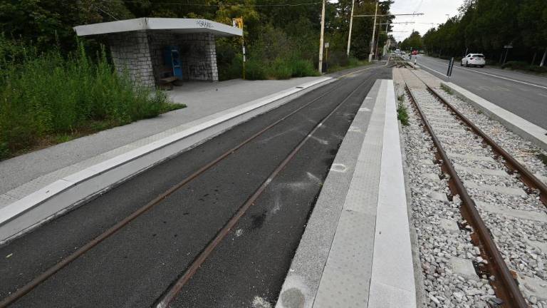 Konec del na tramvajski progi ponovno preložen