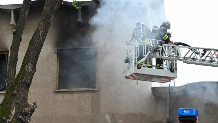 V Ulici Caboto zagorelo v uradih nad avtokleparstvom