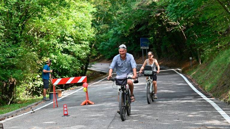 Na cesti za Prebeneg spet stekel promet