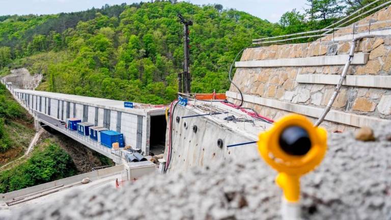 Na odseku drugega tira od Črnega Kala do Kopra končali glavna gradbena dela