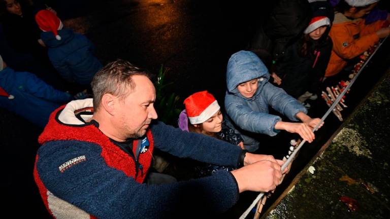 Prižig prazničnih lučk v Nabrežini in na Proseku