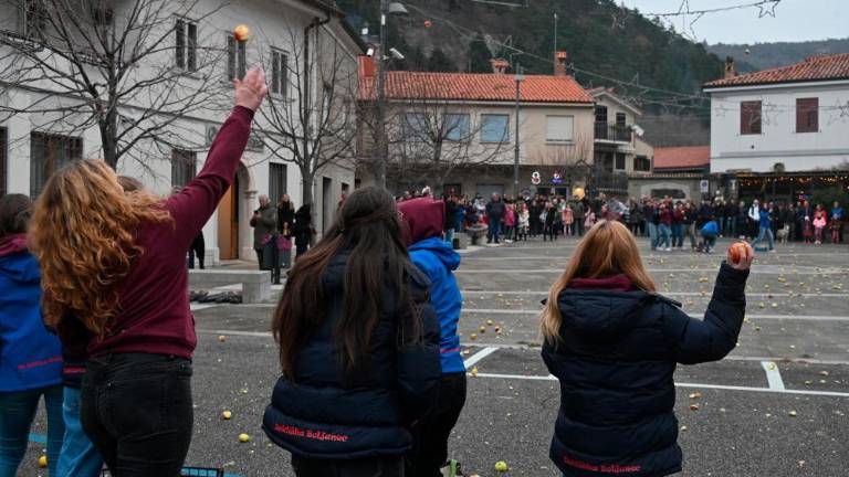 Starodavni običaj lučanja v Boljuncu