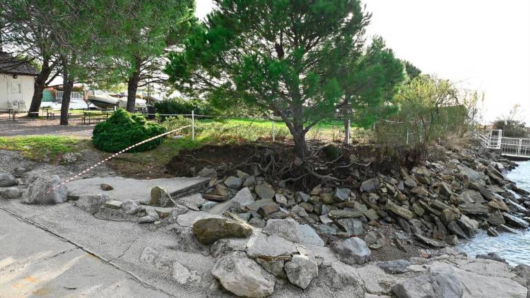 Večja škoda v pomorskih klubih na barkovljanskem nasipu