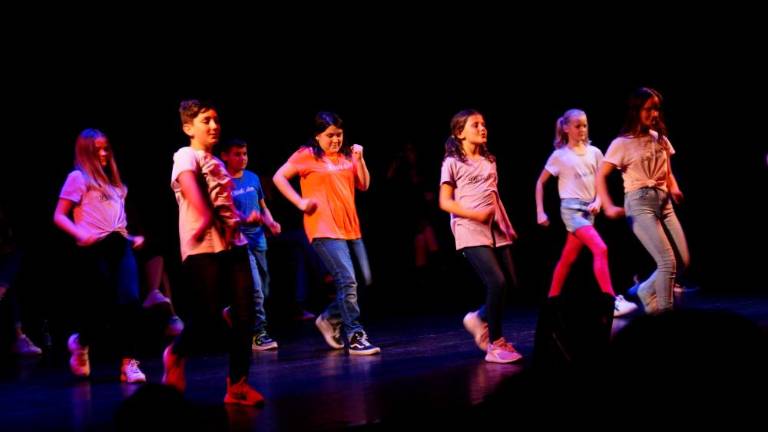 Zastora ne bi mogli dvigniti z bolj mladostno in energično predstavo