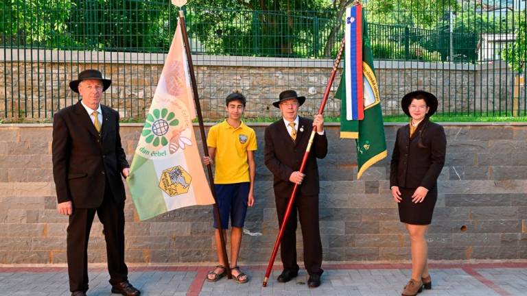 Dan čebel v dolinski občini