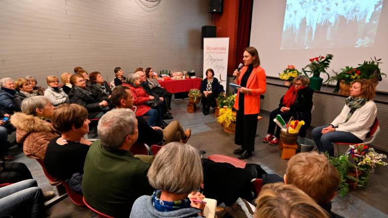 Do petka na ogled razstava o rožnarcah