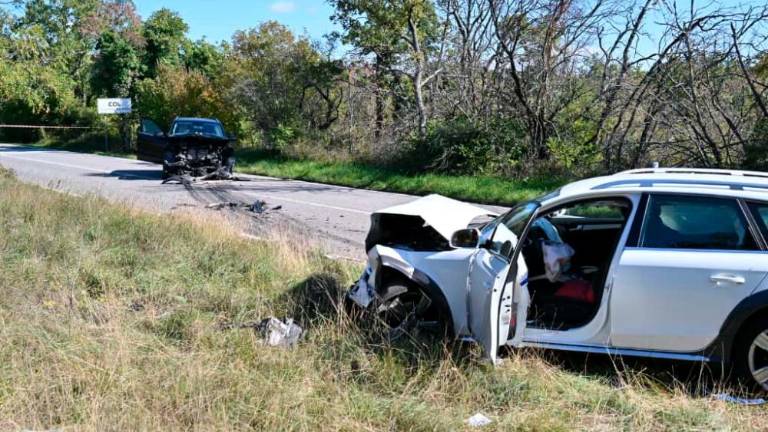 Na Cesti za Col silovito čelno trčenje