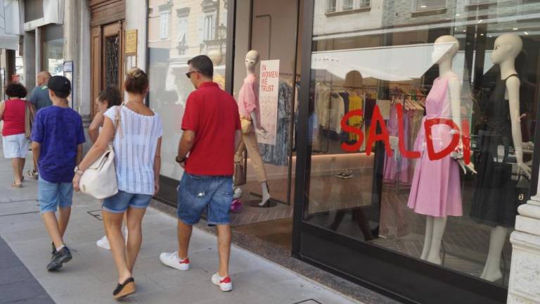 Trgovci zadovoljni s prvim dnem razprodaj