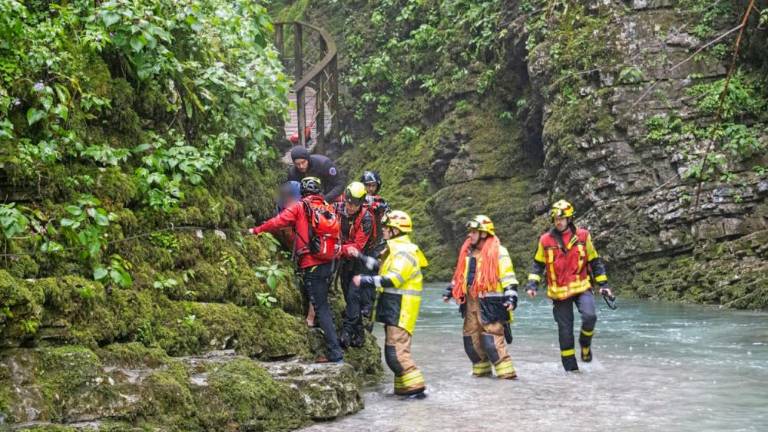 Dogodivščina pri slapu bi se bila kmalu spremenila v tragedijo