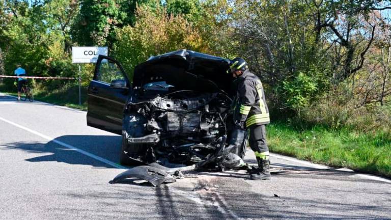 Na Cesti za Col silovito čelno trčenje