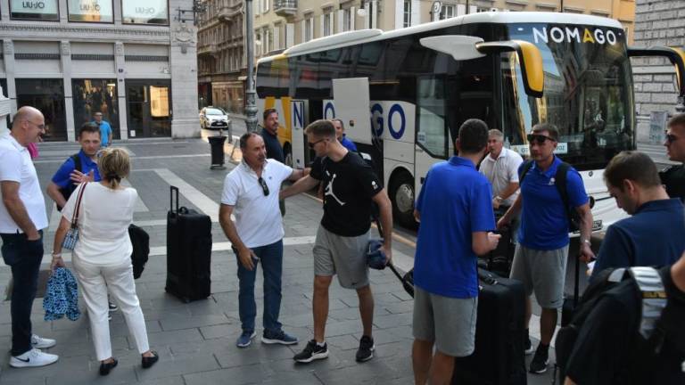 Slovenski košarkarji prispeli v Trst, a brez Dončića (video)