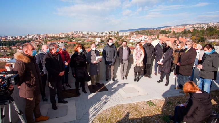 Ater predal namenu okolju prijazne stanovanjske hiše