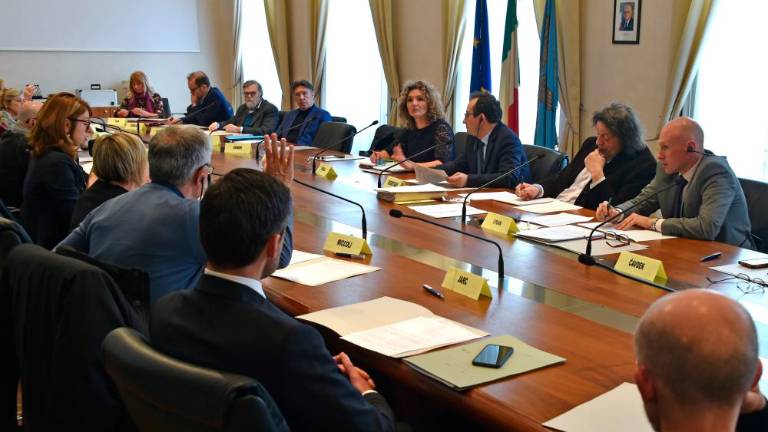 V kaj naj najprej »ugrizne« četrti paritetni odbor