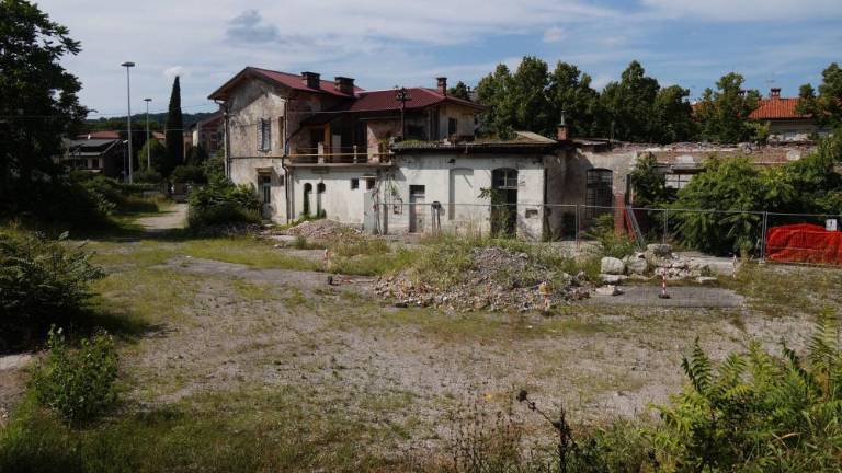 Do konca leta novo parkirišče pri železniški postaji