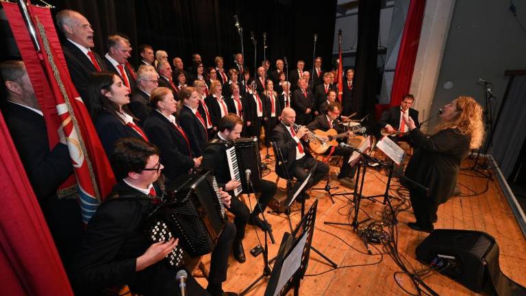 S pesmijo upora so se poklonili lonjerskemu maestru