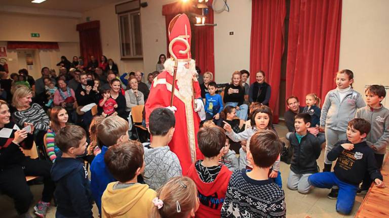 Otroke je obiskal Miklavž